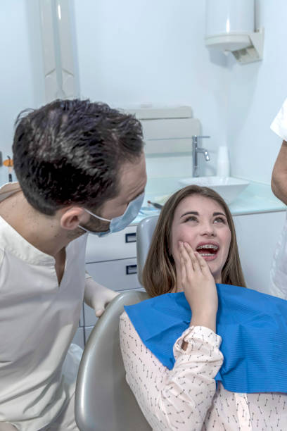 Best Emergency Tooth Extraction  in Farmersville, CA